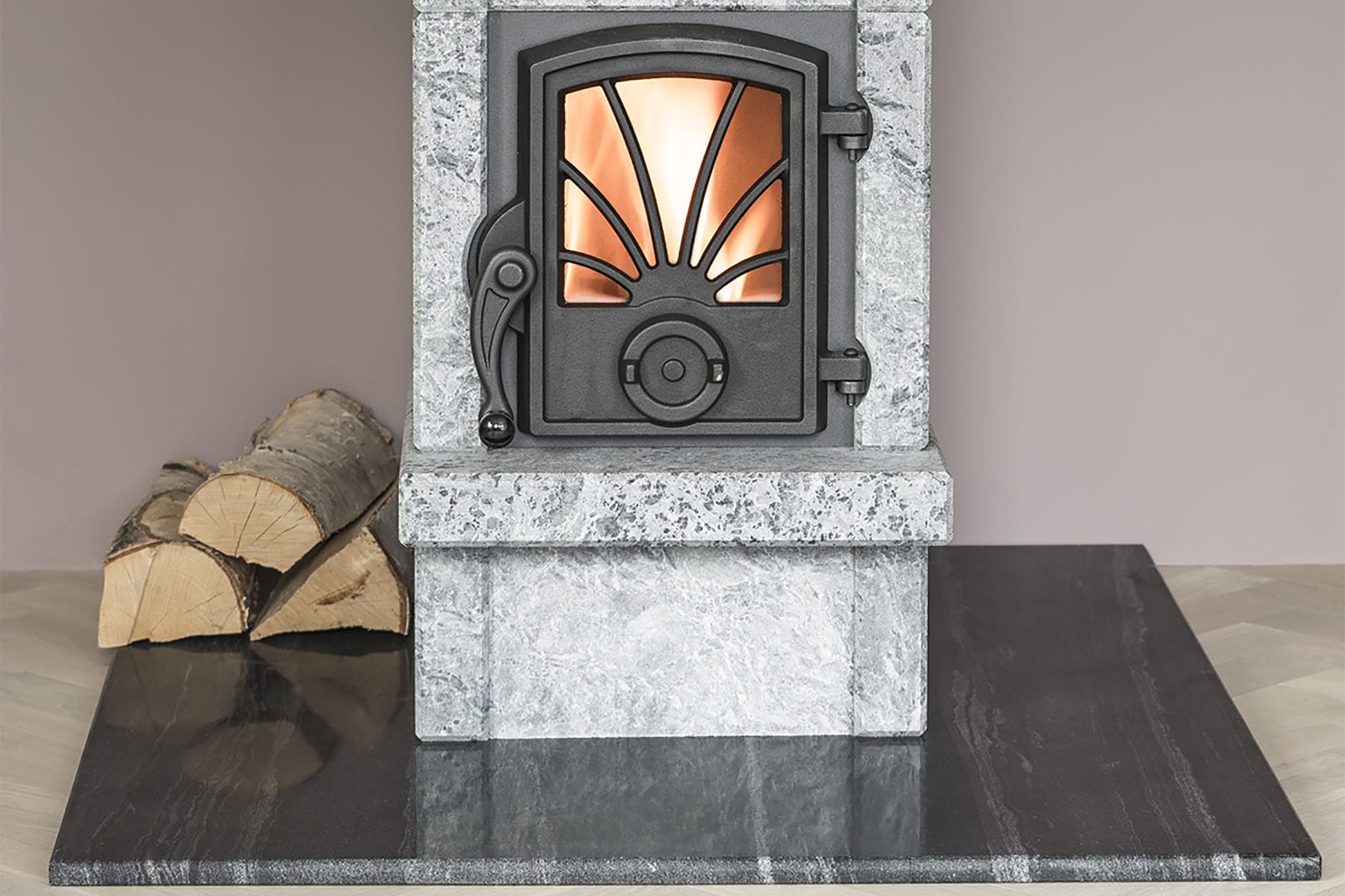 Otta with our dark grey marble-sandstone baseplate